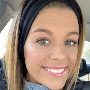 Meet your Posher, Casey